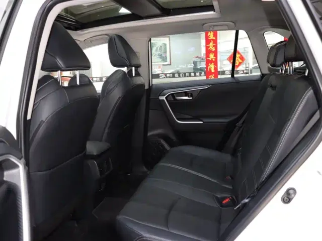 Toyota Wildlander — Фото автомобиля 11