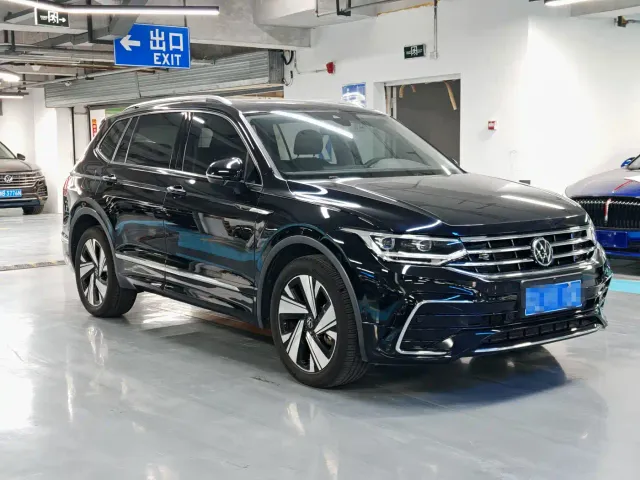 Volkswagen Tiguan L — Фото автомобиля 3
