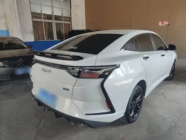 Dongfeng Yixuan — Фото автомобиля 6