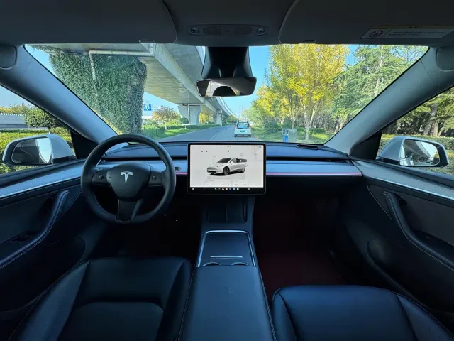 Tesla Model Y — Фото автомобиля 7