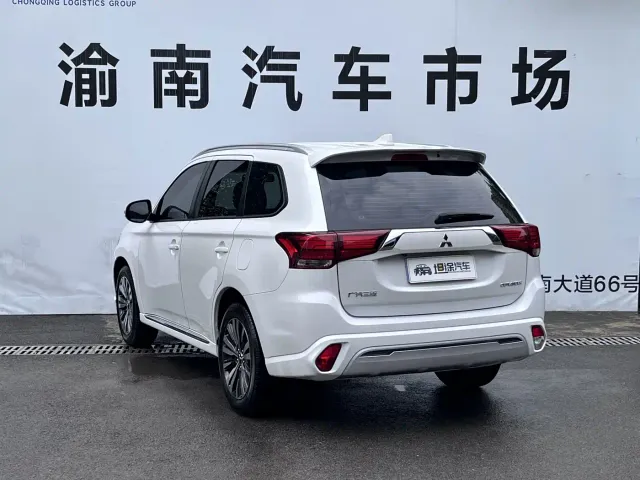 Mitsubishi Outlander — Фото автомобиля 28