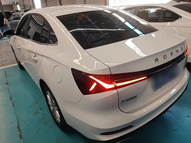 Roewe i5 — Фото автомобиля 4
