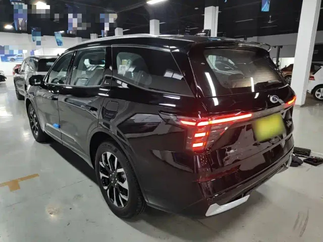 Ford Edge — Фото автомобиля 4