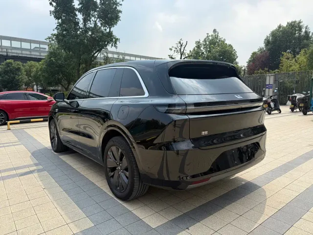 Li Auto L6 — Фото автомобиля 15