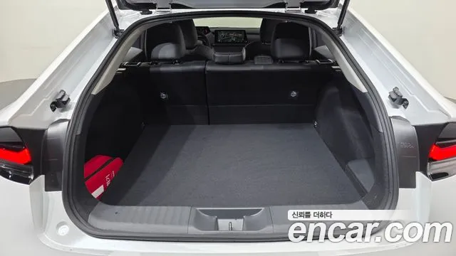 Toyota Prius 5th Gen — Фото автомобиля 20