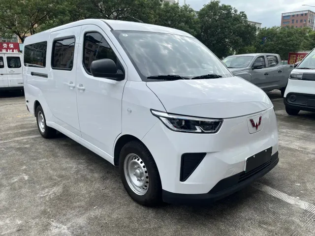Wuling Yangguang — Фото автомобиля 3