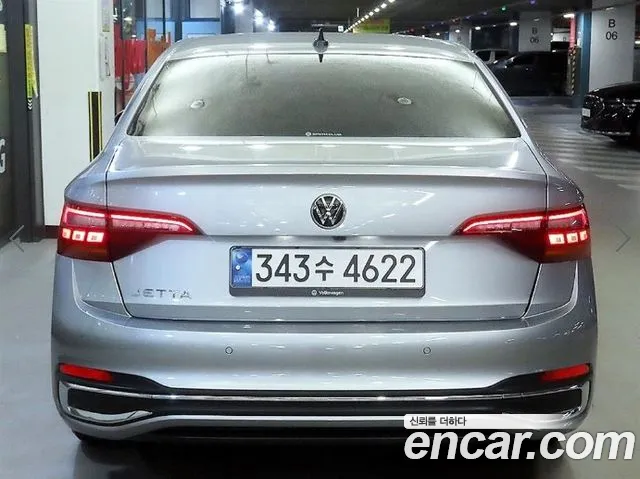Volkswagen Jetta — Фото автомобиля 5