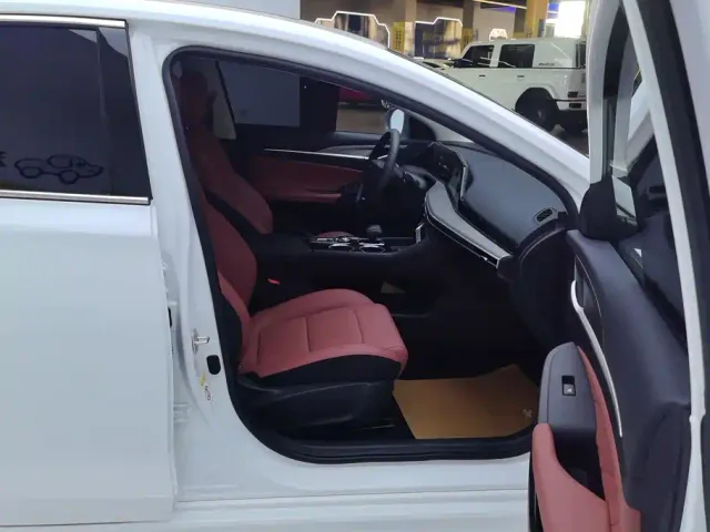 Changan Eado — Фото автомобиля 8