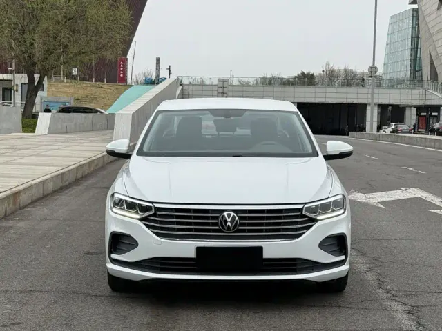 Volkswagen Lavida — Фото автомобиля 3