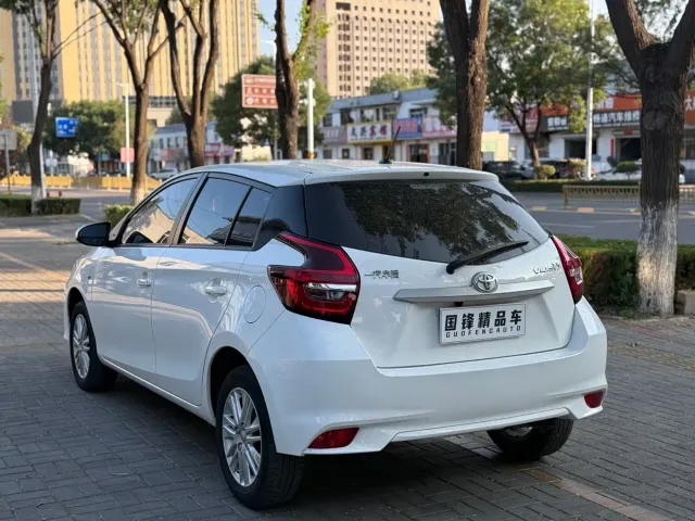 Toyota Vios FS — Фото автомобиля 6