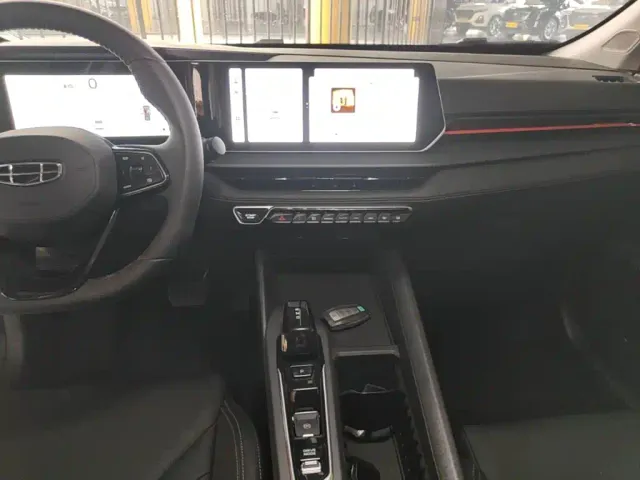 Geely Binrui — Фото автомобиля 12