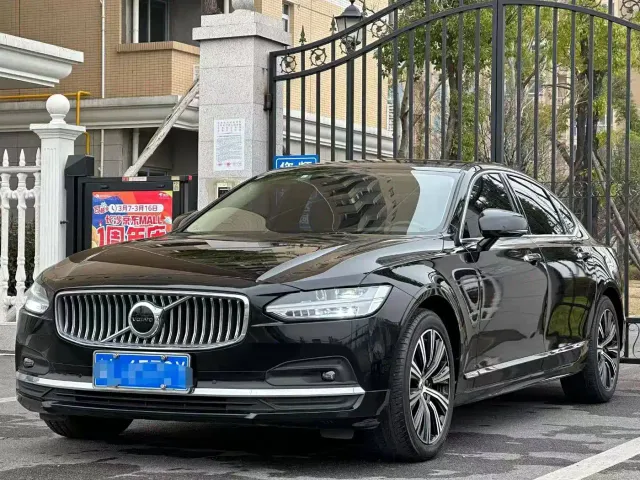 Фотография автомобиля — Volvo S90