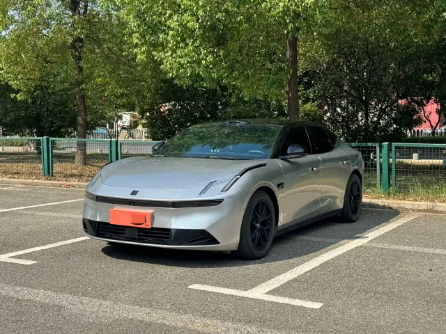 Фотография автомобиля — Lynk & Co 10 EM-P