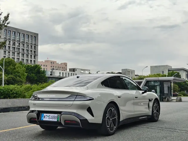 Xiaomi SU7 — Фото автомобиля 8