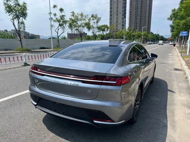 BYD Han — Фото автомобиля 9