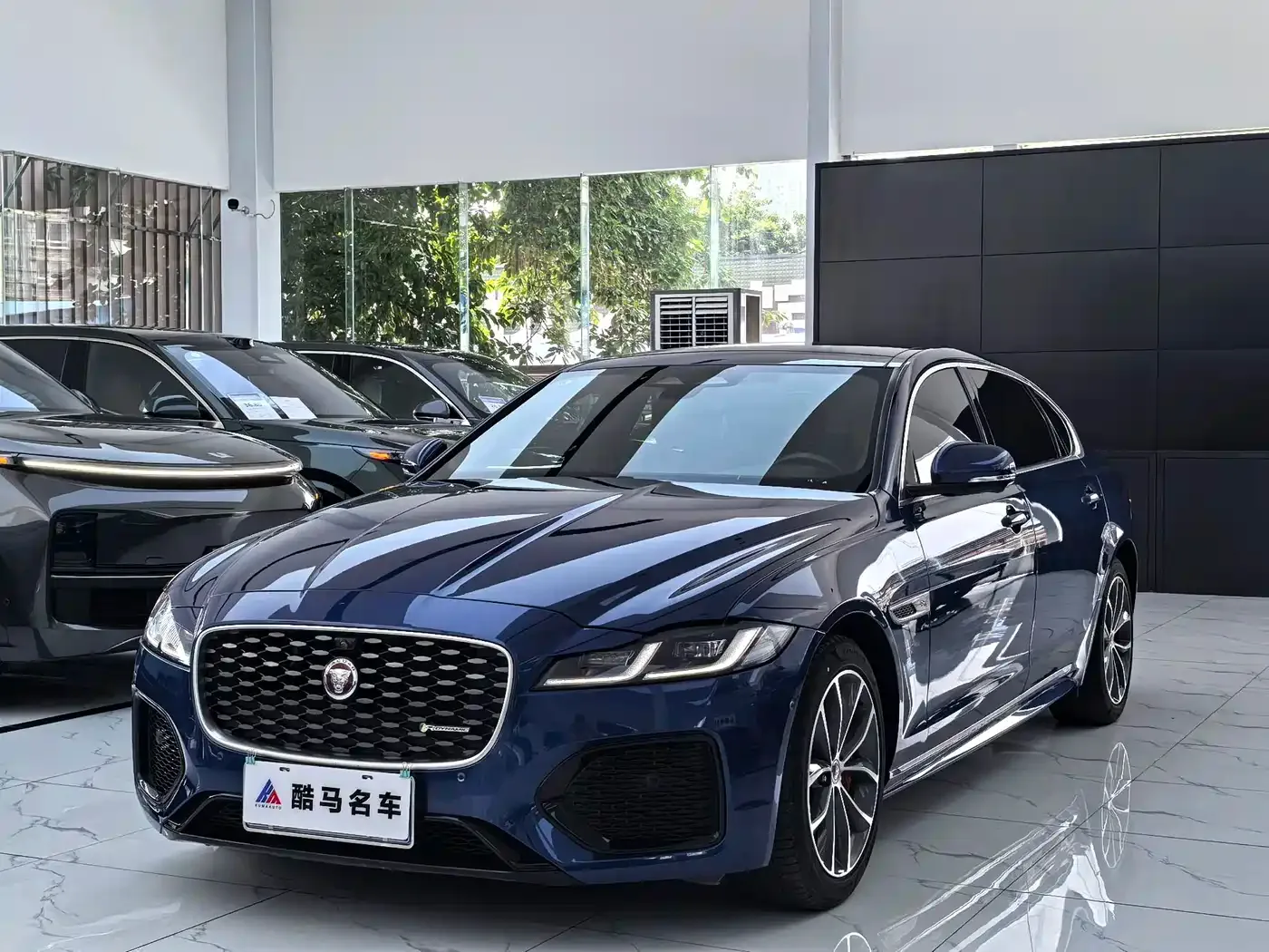 Фотография автомобиля — Jaguar Jaguar XFL