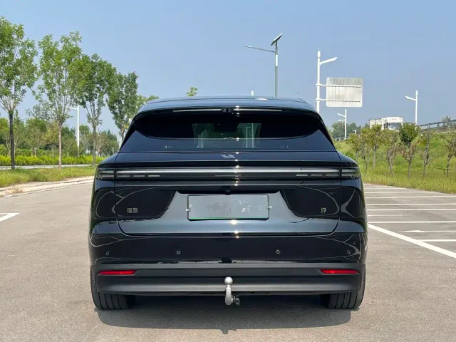 Li Auto i6 — Фото автомобиля 22