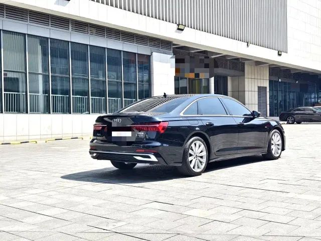 Audi A6L — Фото автомобиля 9