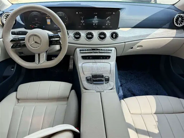 Mercedes-Benz E-Class — Фото автомобиля 4