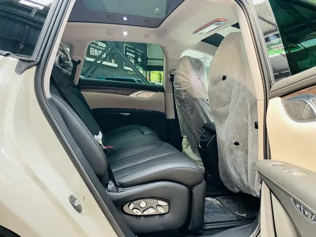 IM Motors LS7 — Фото автомобиля 24