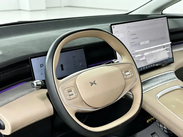 Xpeng X9 — Фото автомобиля 12