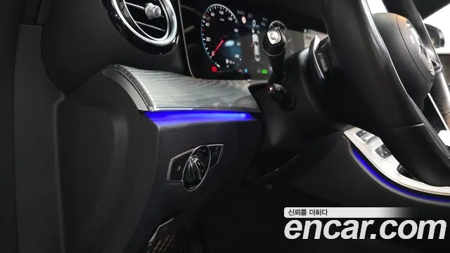 Mercedes-Benz E-Class E-класс W213 E350 4MATIC Exclusive — Фото автомобиля 16