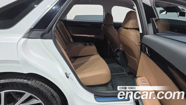 Hyundai Grandeur GN7 — Фото автомобиля 18