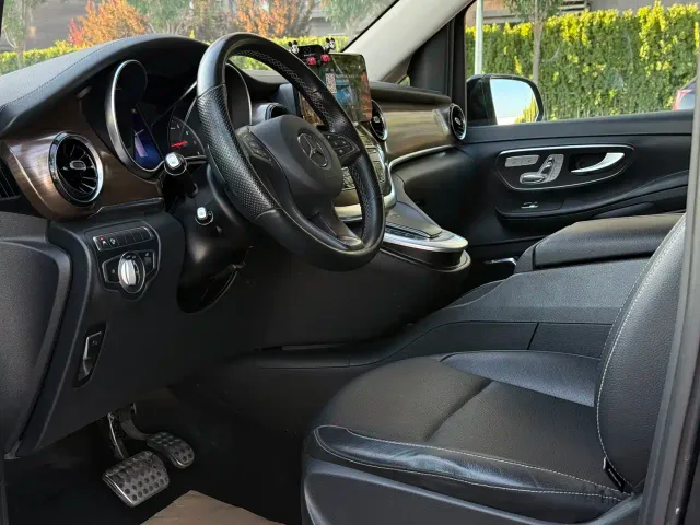 Mercedes-Benz V-Class — Фото автомобиля 4