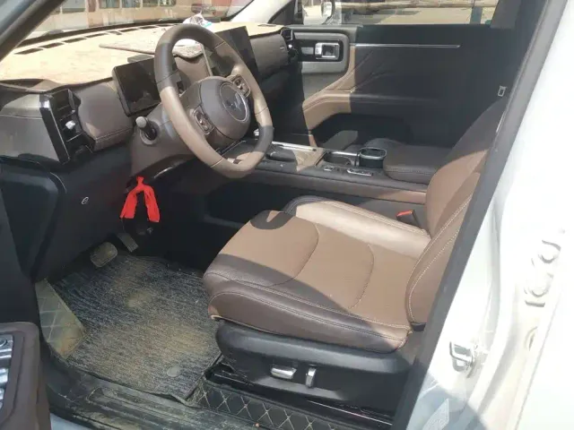 Wuling Starlight 560 — Фото автомобиля 9