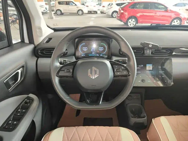 Leapmotor T03 — Фото автомобиля 10