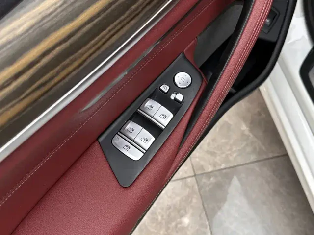 BMW 5 Series — Фото автомобиля 16