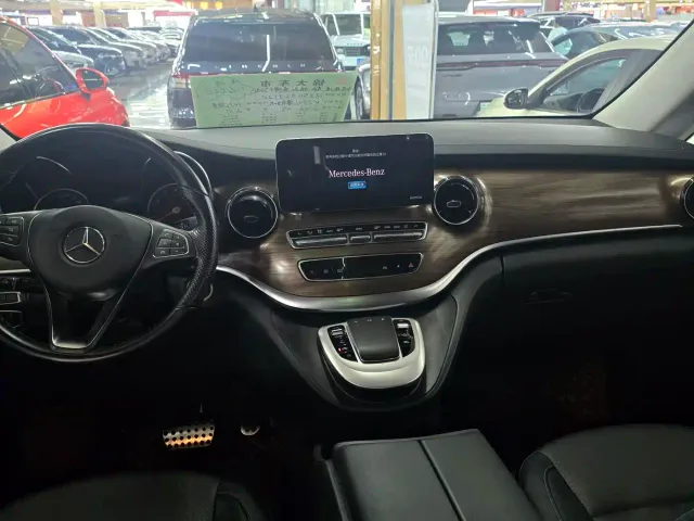 Mercedes-Benz V-Class — Фото автомобиля 7