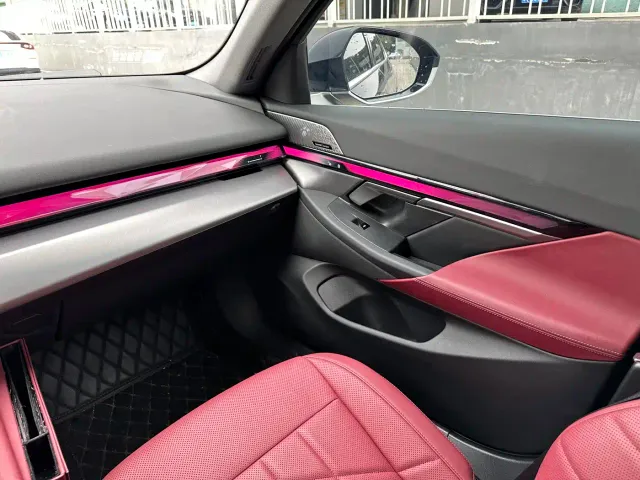 BMW 5 Series — Фото автомобиля 18