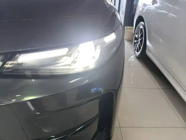 Leapmotor C10 — Фото автомобиля 23