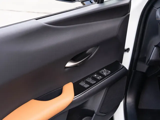 Lexus UX — Фото автомобиля 18