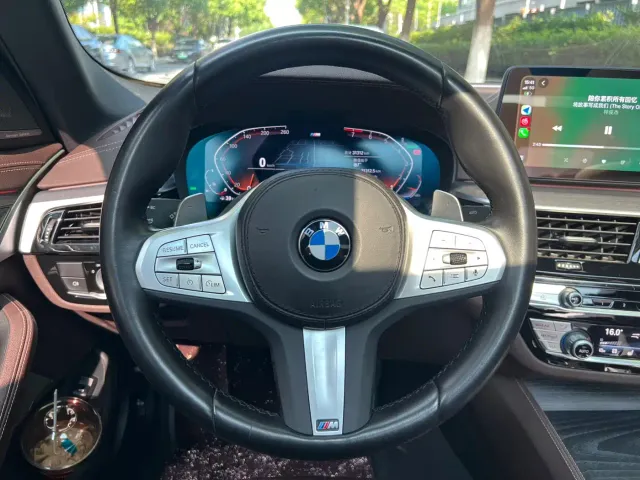 BMW 5 Series — Фото автомобиля 16