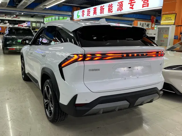 Geely Galaxy Galaxy L7 2023 1.5T 115km MAX — Фото автомобиля 4