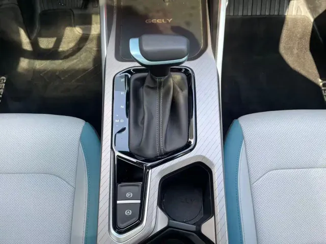 Geely Emgrand — Фото автомобиля 20