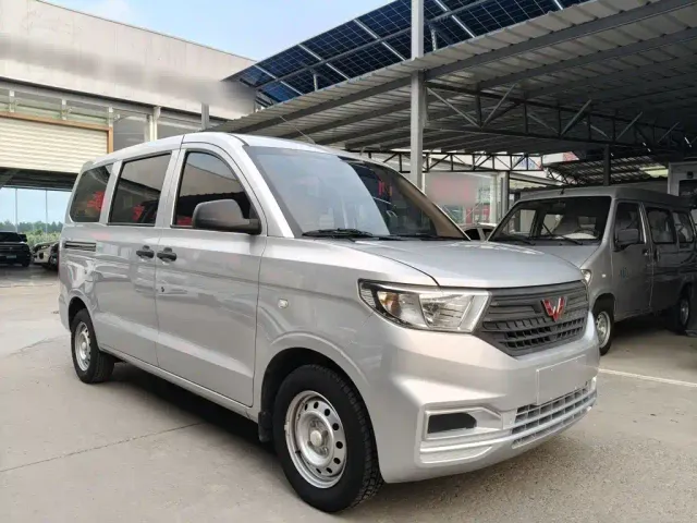 Wuling Hongguang V — Фото автомобиля 15