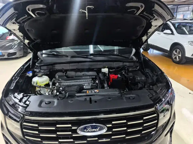 Ford Edge — Фото автомобиля 16