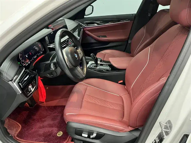 BMW 5 Series — Фото автомобиля 12