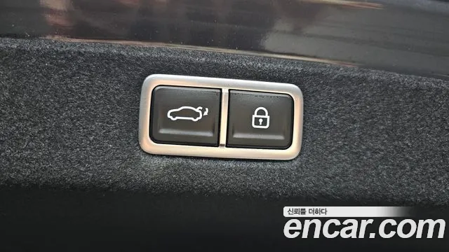 Hyundai Grandeur Grandeur (GN7) 2.5 Бензин 2WD — Фото автомобиля 16