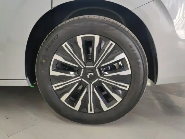 Wuling Starlight 730 — Фото автомобиля 6