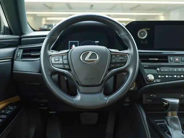 Lexus ES — Фото автомобиля 17