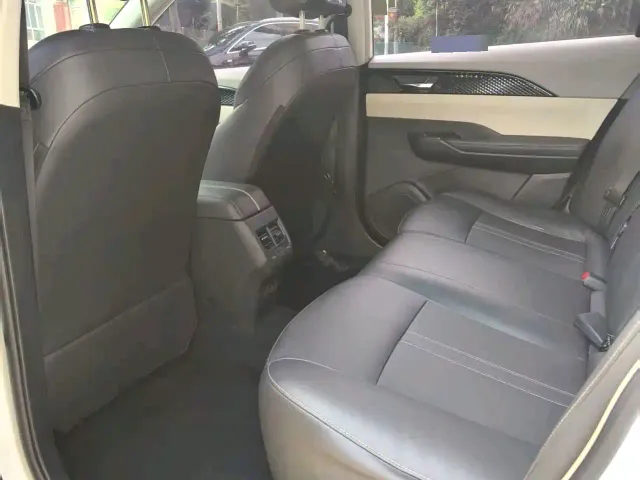 Dongfeng Fengshen E70 — Фото автомобиля 4