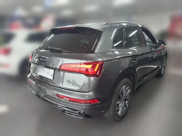 Audi Q5L — Фото автомобиля 11