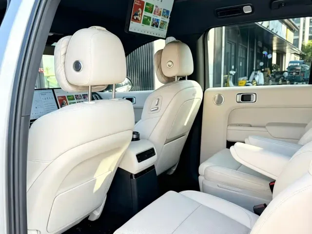Li Auto L9 — Фото автомобиля 3