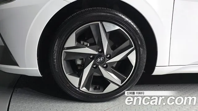 Hyundai Avante CN7 — Фото автомобиля 5