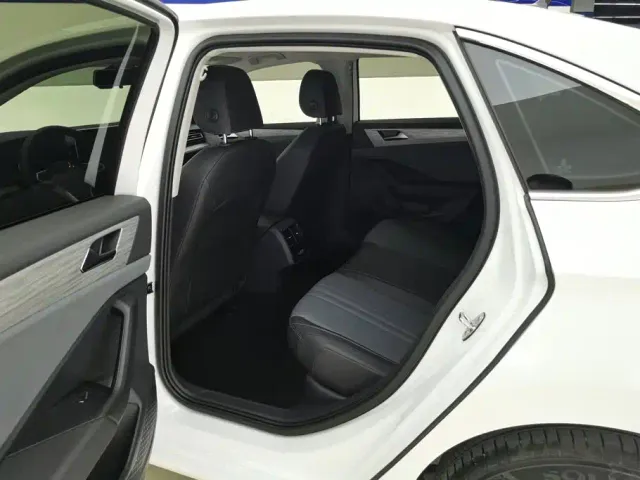 Volkswagen Sagitar — Фото автомобиля 11
