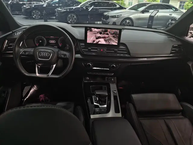 Audi Q5L — Фото автомобиля 7